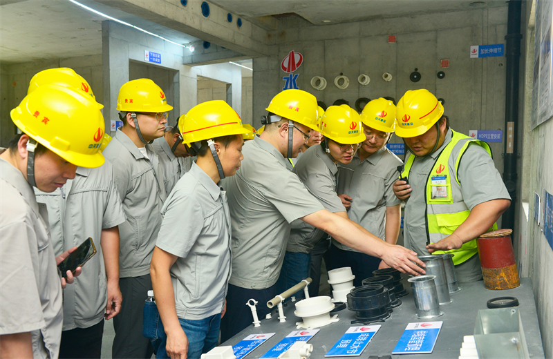 为进一步推进优质客户高效履约，提升交付品质、达成客户满意，2025年6月25日，尊龙时凯建设集团在上海组织召开2025年越秀地产、华润置业客户履约推进会。